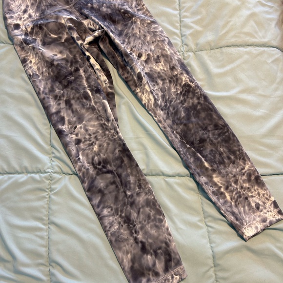 lululemon Wunder Under High-Rise Tight - 25” ( Marble Dye Classic Gray) - Picture 2 of 10